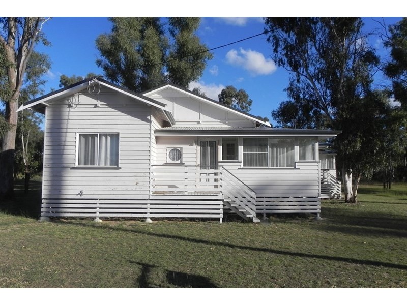 90 Cheetham Street, Cecil Plains QLD 4407