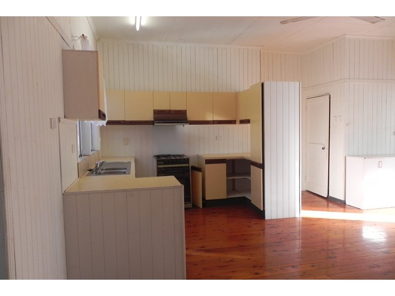 90 Cheetham Street, Cecil Plains QLD 4407