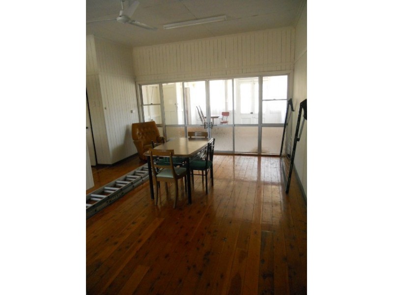 90 Cheetham Street, Cecil Plains QLD 4407