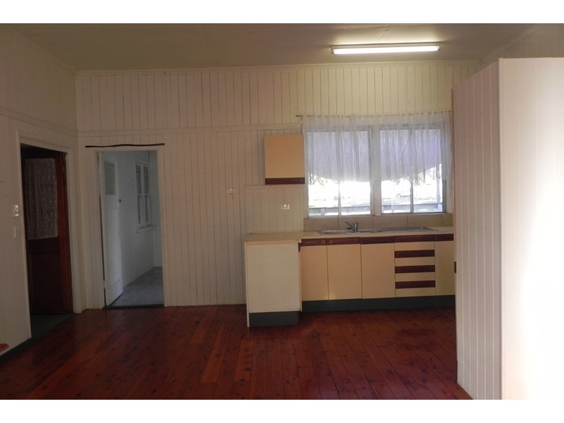 90 Cheetham Street, Cecil Plains QLD 4407