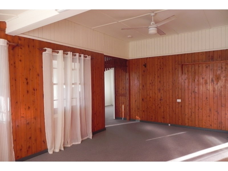 90 Cheetham Street, Cecil Plains QLD 4407