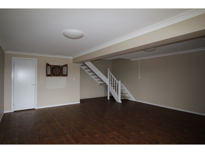 8 Queen Street, Southbrook QLD 4363