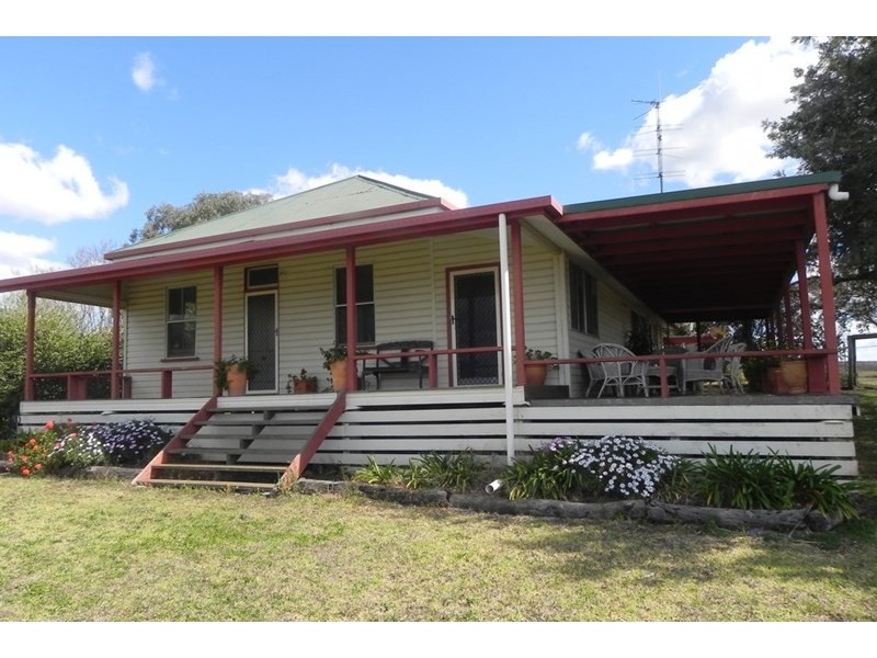 129 Lorenz Road, Mount Molar QLD 4361