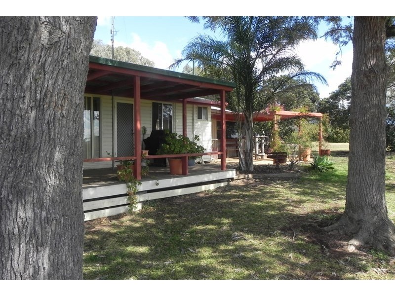 129 Lorenz Road, Mount Molar QLD 4361