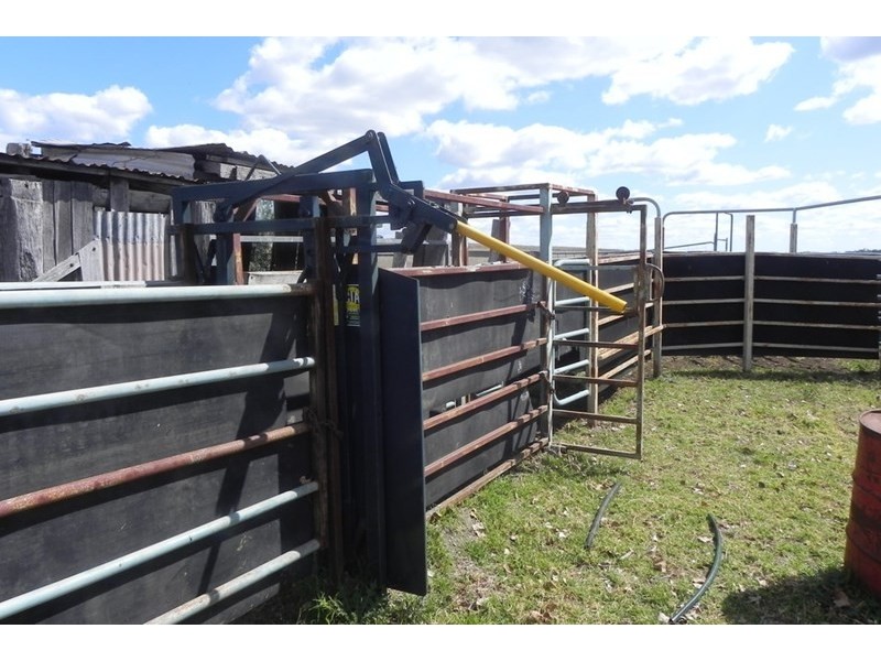 129 Lorenz Road, Mount Molar QLD 4361