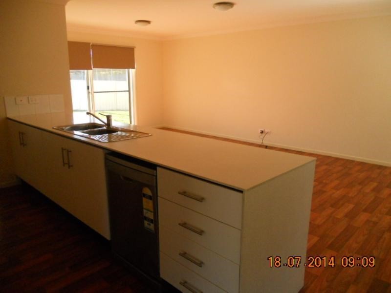 2 Railway Street, Pittsworth QLD 4356