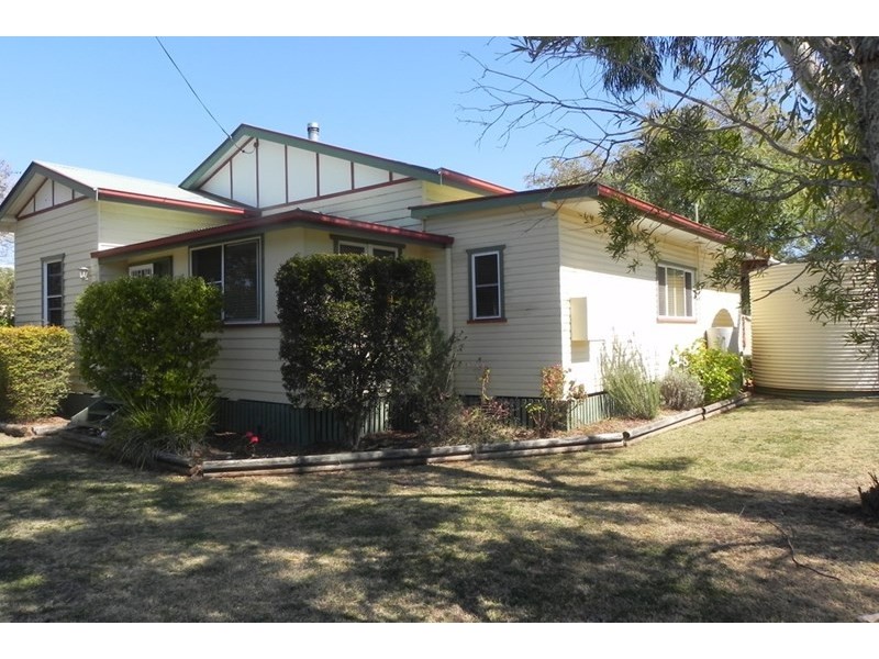 53 Murray Street, Pittsworth QLD 4356