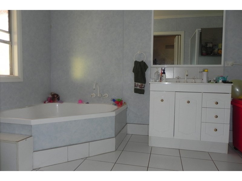 53 Murray Street, Pittsworth QLD 4356