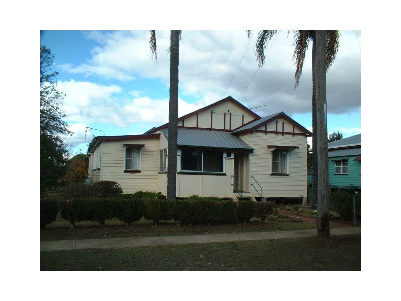 10 Murray Street, Pittsworth QLD 4356