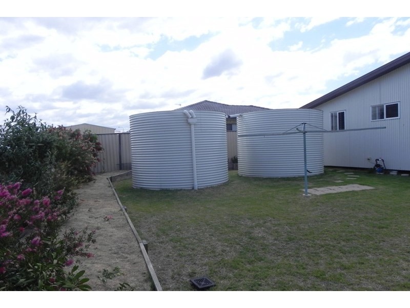 15 Draydon, Pittsworth QLD 4356