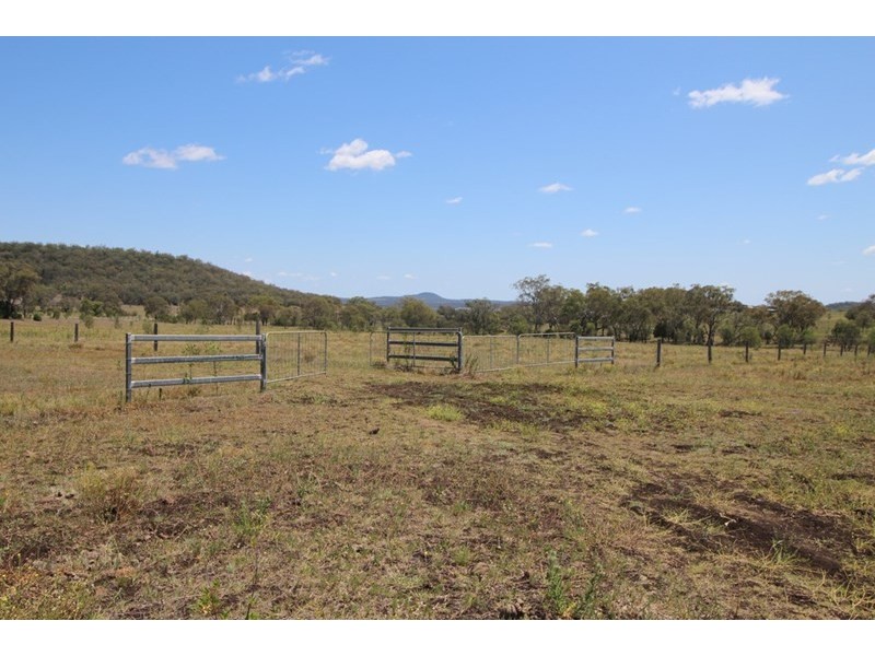 326 Stowers Rd, Linthorpe, Pittsworth QLD 4356