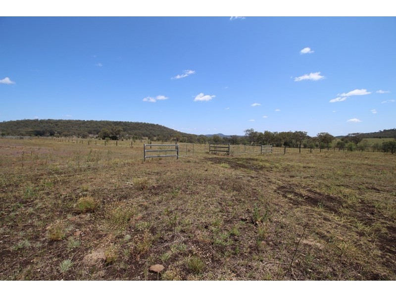 326 Stowers Rd, Linthorpe, Pittsworth QLD 4356
