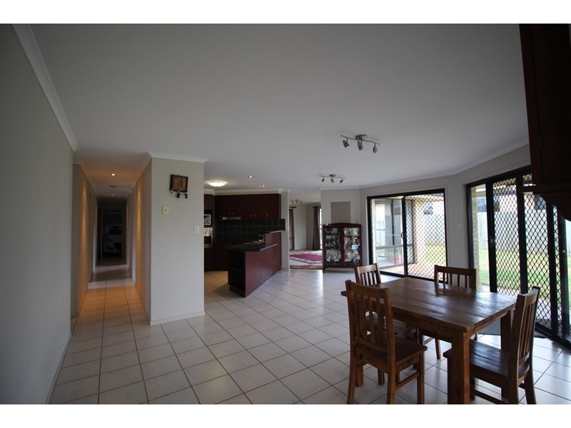 10 Ashford Drive, Wyreema QLD 4352