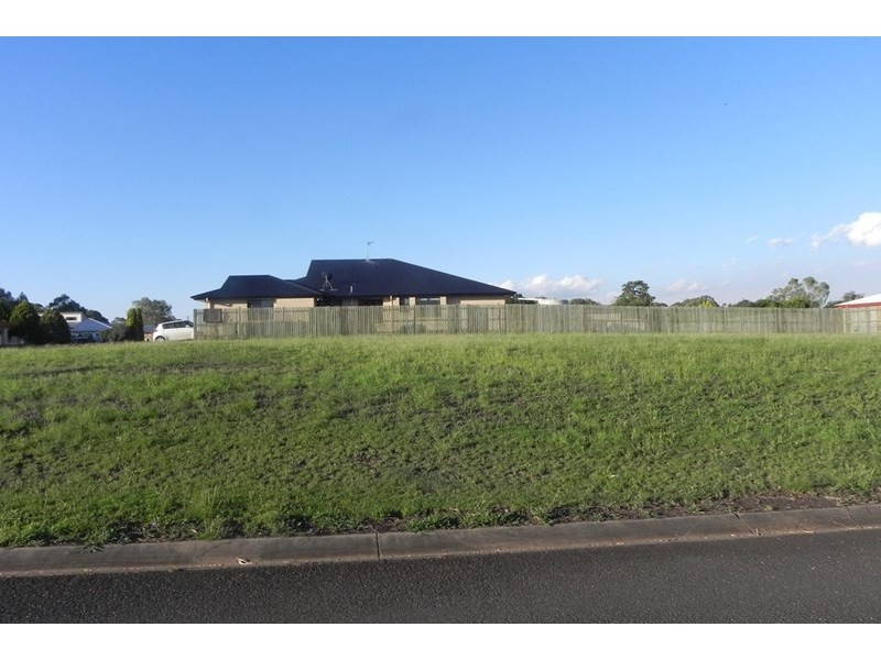 22 Fairway Drive, Pittsworth QLD 4356