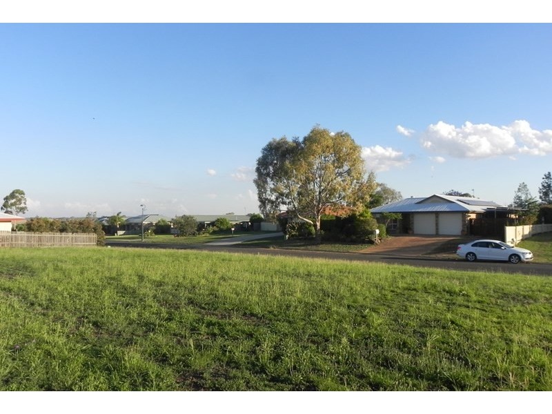 22 Fairway Drive, Pittsworth QLD 4356