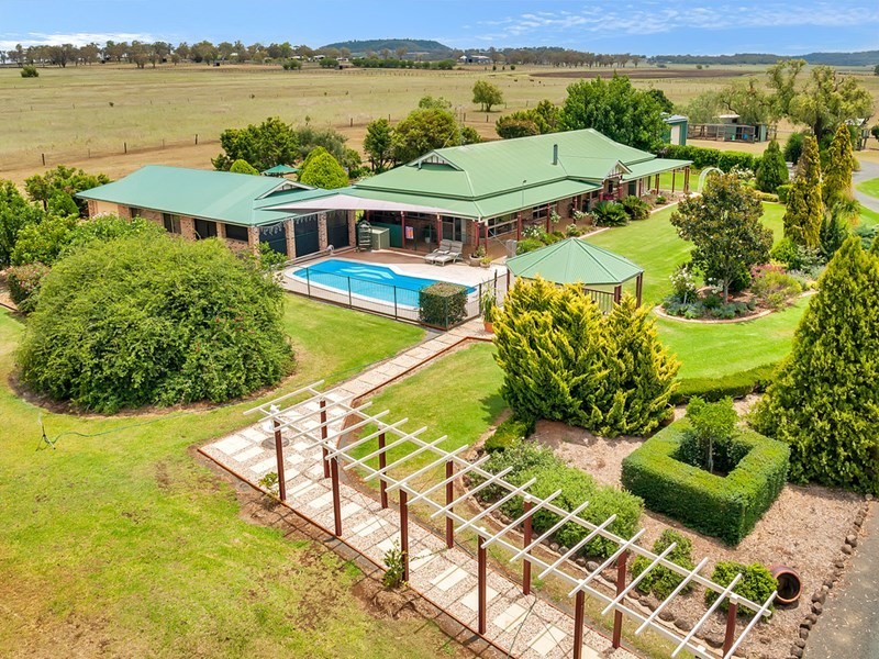 4 Hodgson Street, Greenmount QLD 4359