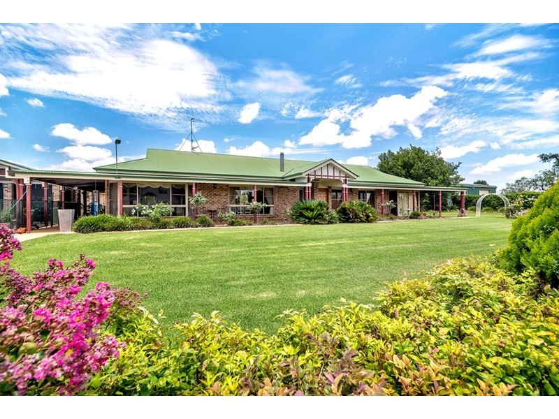 4 Hodgson Street, Greenmount QLD 4359