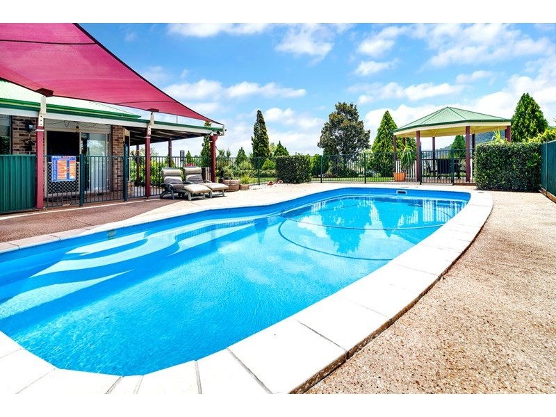 4 Hodgson Street, Greenmount QLD 4359