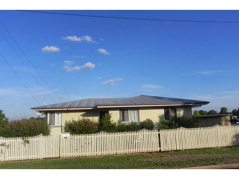 10 McMahon, Newtown QLD 4350