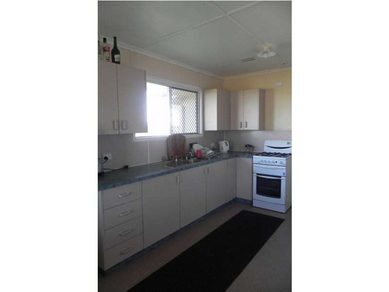 10 McMahon, Newtown QLD 4350