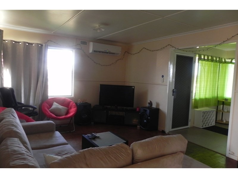 10 McMahon, Newtown QLD 4350