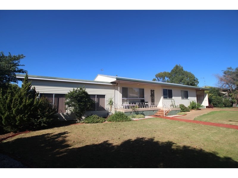 4 Fryar, Pittsworth QLD 4356