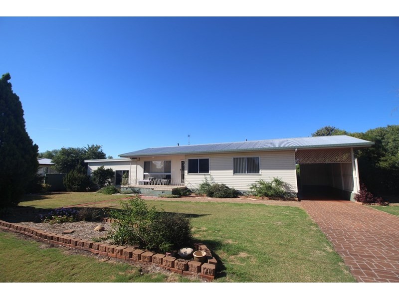 4 Fryar, Pittsworth QLD 4356