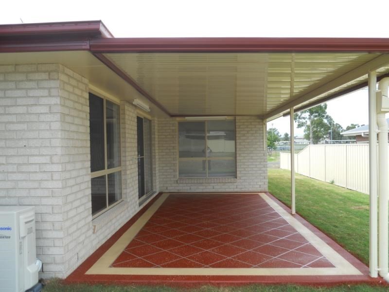 18 Bayley Street, Pittsworth QLD 4356