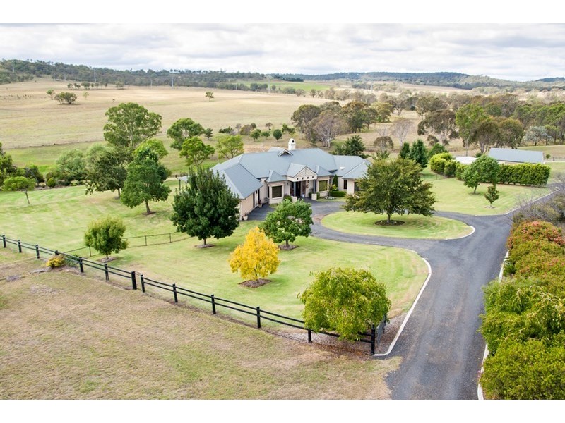 385 Hodgsonvale Road, Hodgson Vale QLD 4352