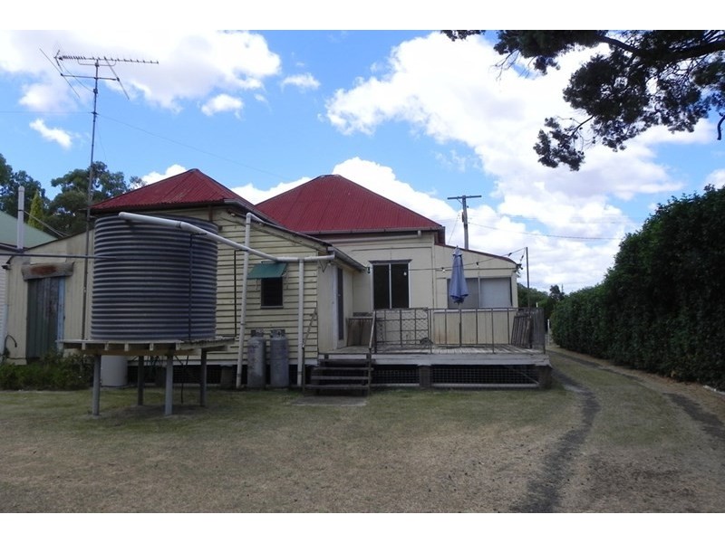 5 Allport, Pittsworth QLD 4356