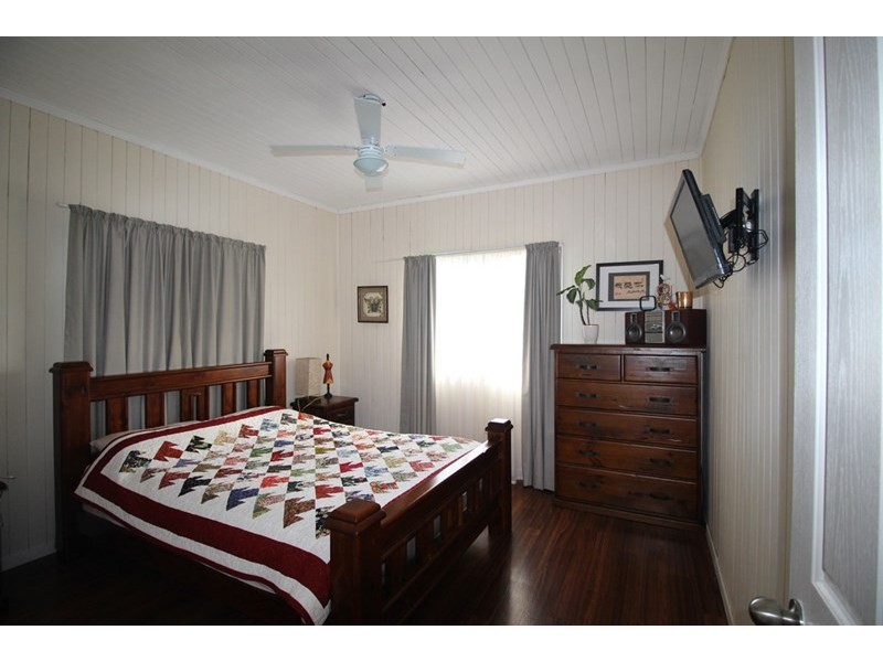 5 John, Southbrook QLD 4363