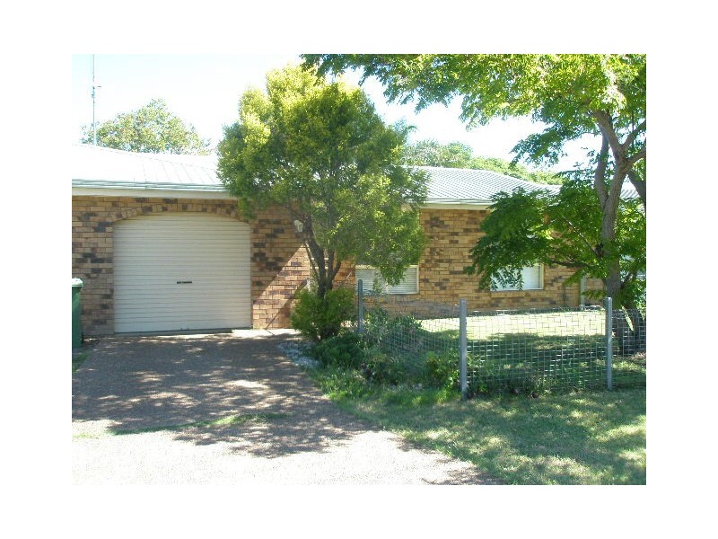 2/12 Young Street, Pittsworth QLD 4356