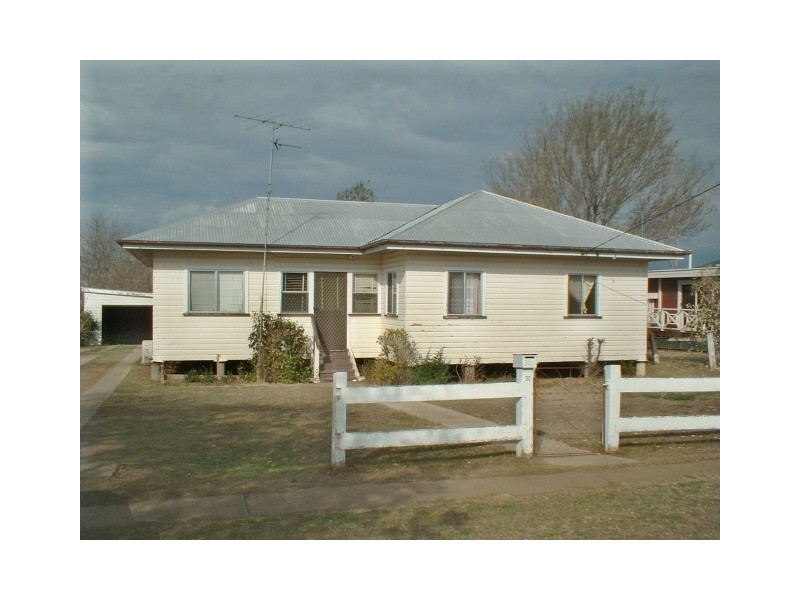 30 Murray Street, Pittsworth QLD 4356