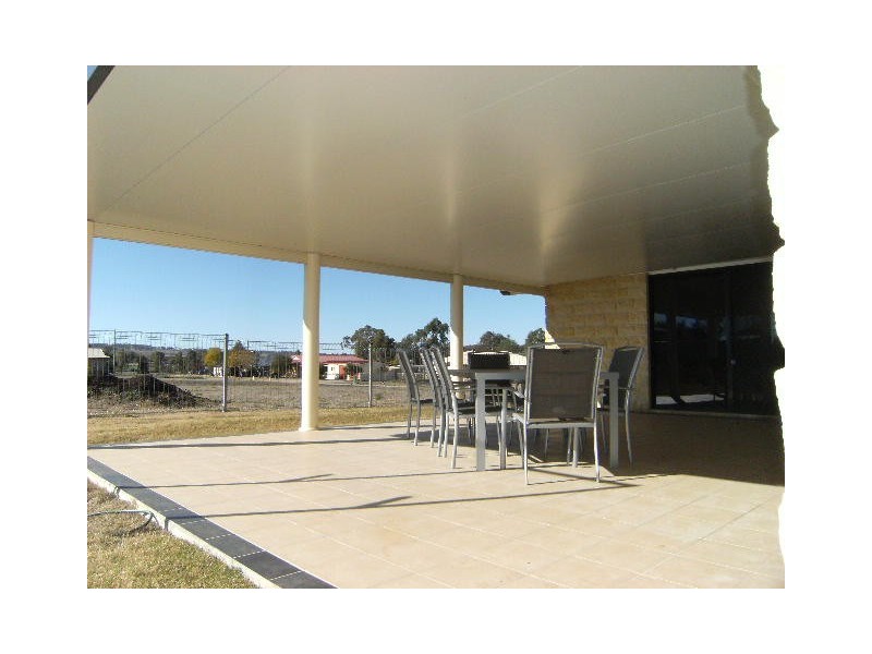 11 Sullivan Crescent, Pittsworth QLD 4356