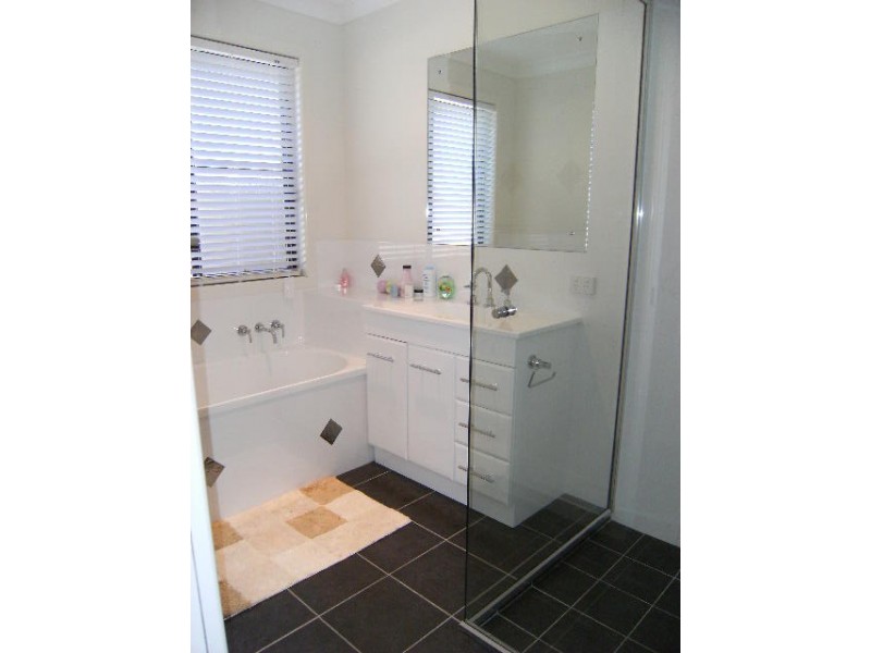 11 Sullivan Crescent, Pittsworth QLD 4356