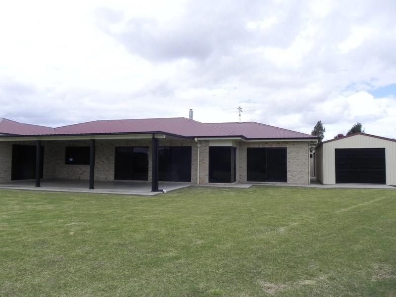 21 Fairway Drive, Pittsworth QLD 4356