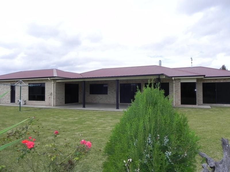 21 Fairway Drive, Pittsworth QLD 4356