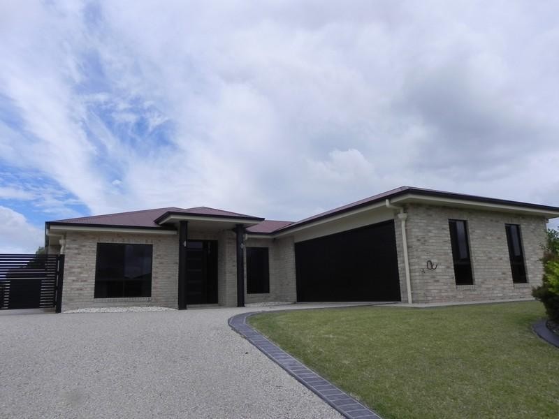 21 Fairway Drive, Pittsworth QLD 4356