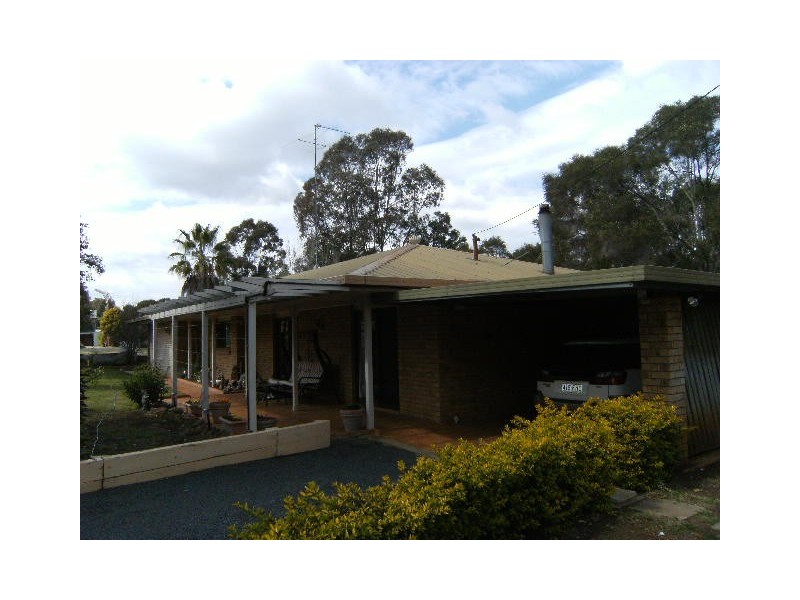 1 MURRAY ST, SOUTHBROOK, Pittsworth QLD 4356