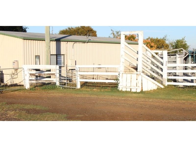 15097 New England Highway, Nobby QLD 4360