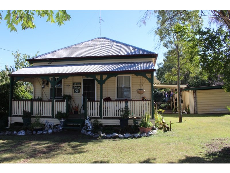 51 Hadley Street, Pittsworth QLD 4356