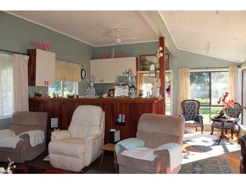 51 Hadley Street, Pittsworth QLD 4356