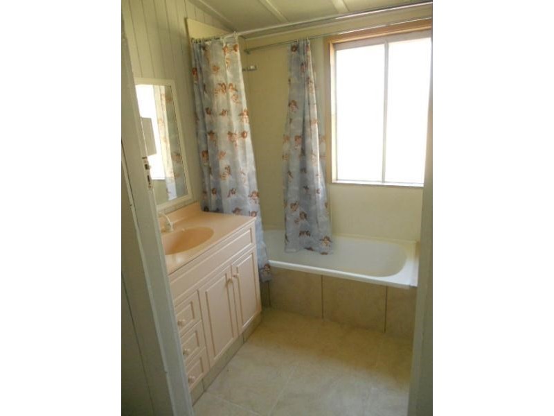 90 Cheetham Street, Cecil Plains QLD 4407