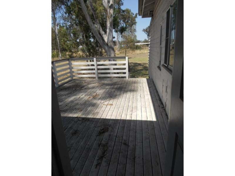 90 Cheetham Street, Cecil Plains QLD 4407