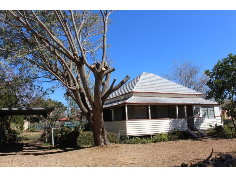 76 Hume Street, Pittsworth QLD 4356