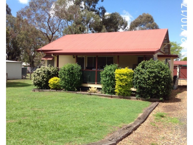 14 Cooper Street, Pittsworth QLD 4356