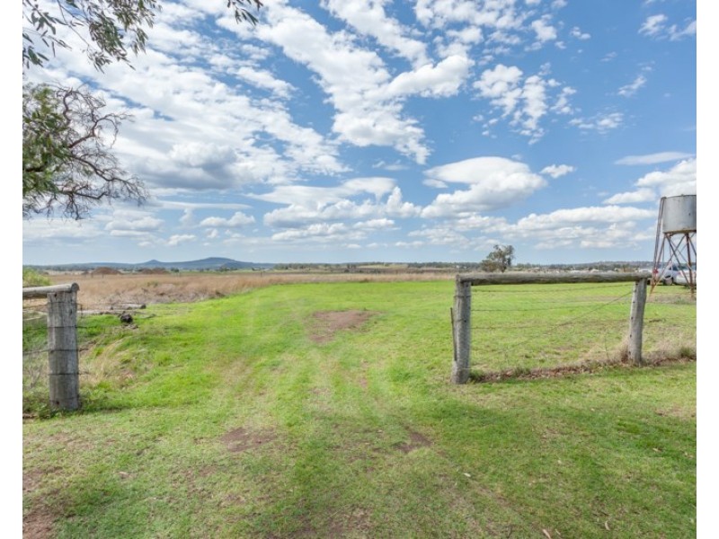 50 Hauslers Road, Pittsworth QLD 4356