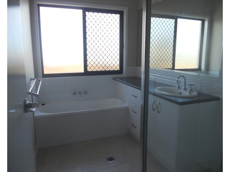 110 Murray Street, Pittsworth QLD 4356