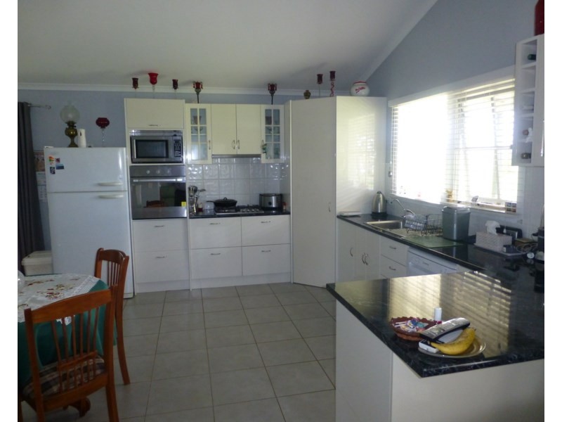 8 Holsteins Road, Brymaroo QLD 4403