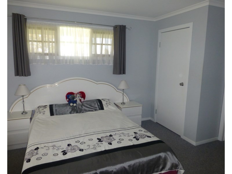 8 Holsteins Road, Brymaroo QLD 4403